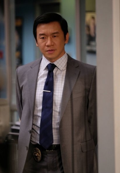 L'acteur Chin Han interprète le Detective Henry Cho